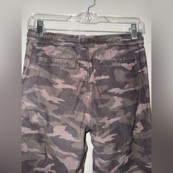 250. Athleta camouflage “Farallon jogger” pants Sz 0 - Picture 8 of 11